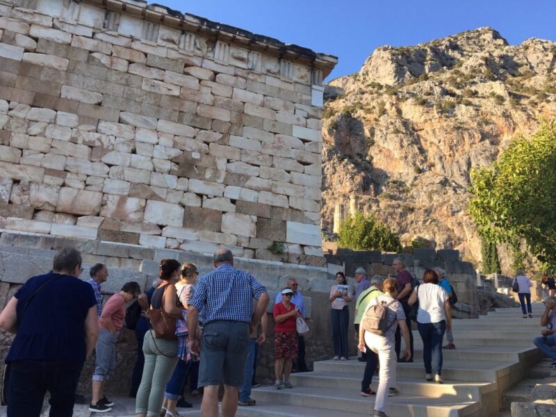 guided group tour of Delphi