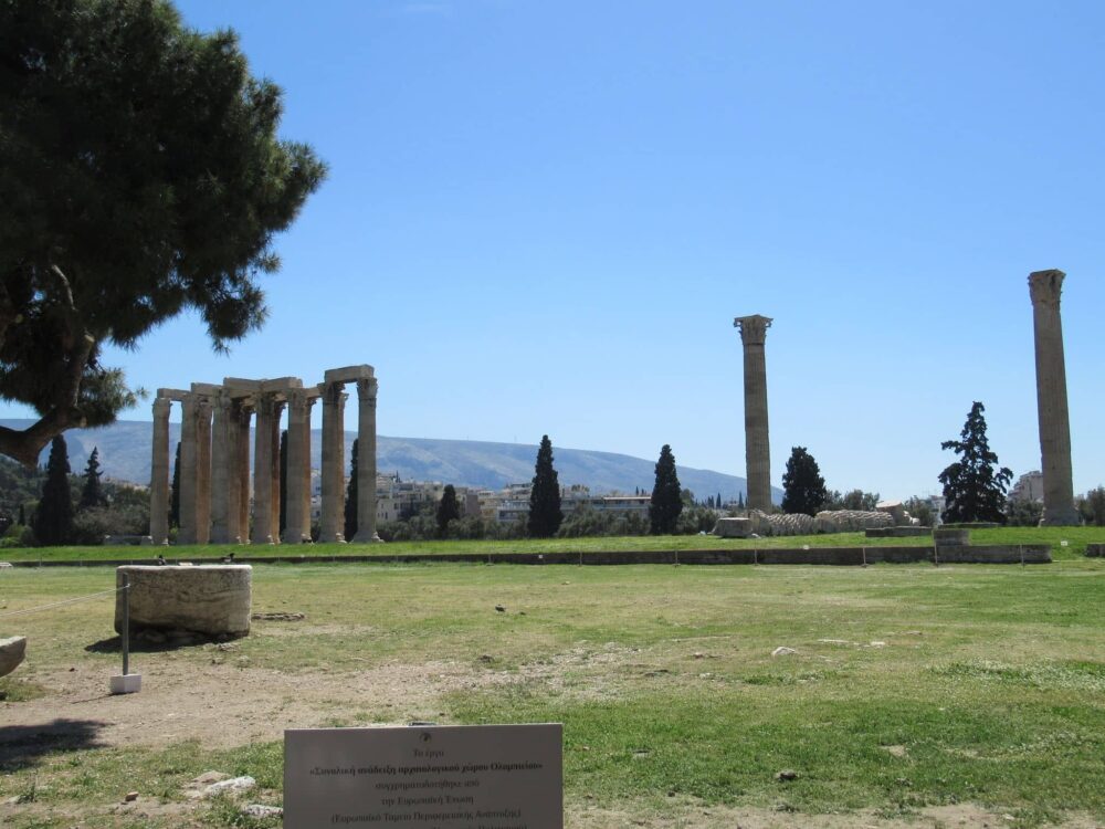Temple of Zeus in Athens: god of the Greek gods