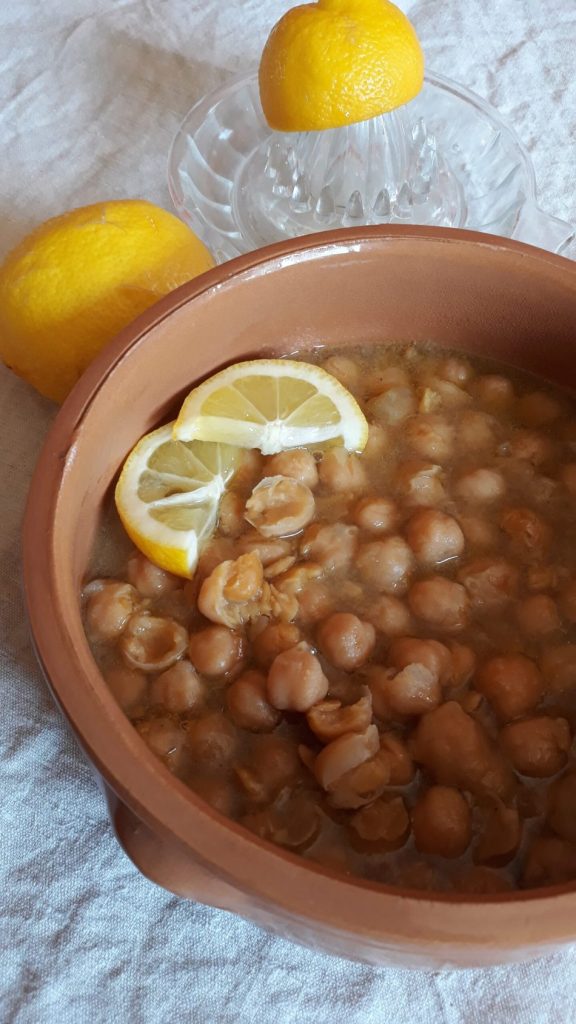 revithosoupa, the Greek chickpea soup